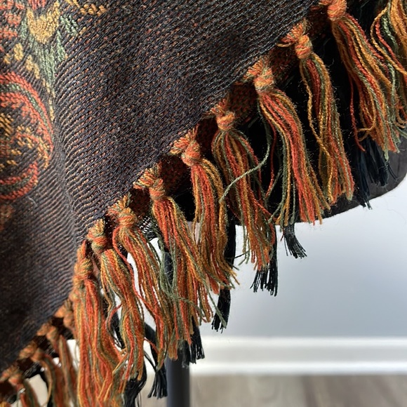 Paisley print 46x46 fringe scarf wrap - Picture 3 of 12